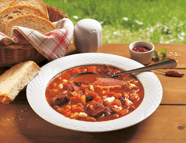 Thick bean goulash
