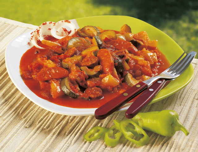 Letcho with courgette