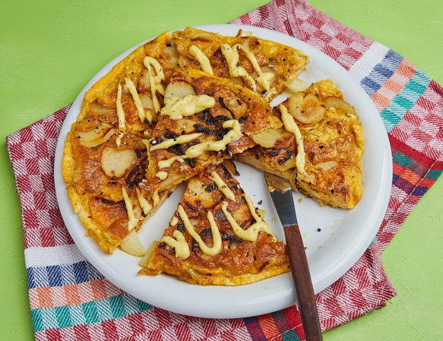 Spanyol tojásos burgonyalepény – Tortilla de patatas