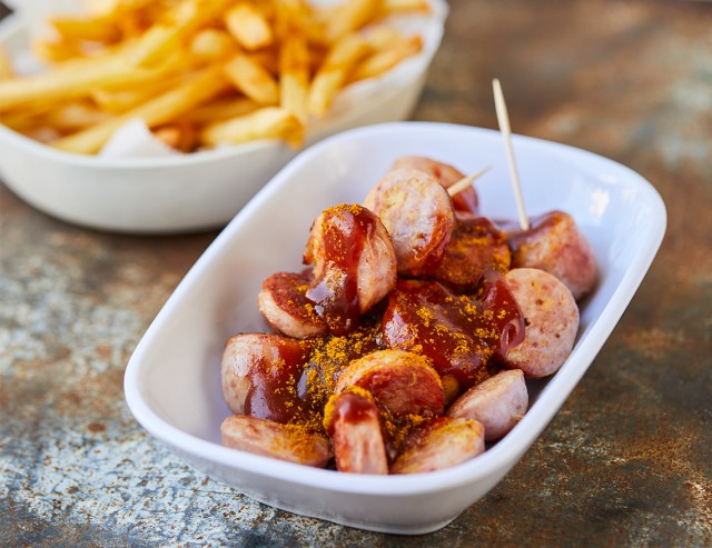 Currywurst - sült krumplival 
