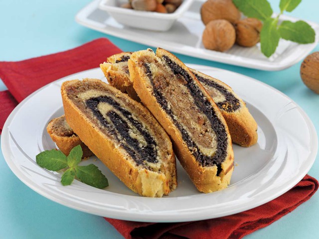 Walnut and poppy seed roll
