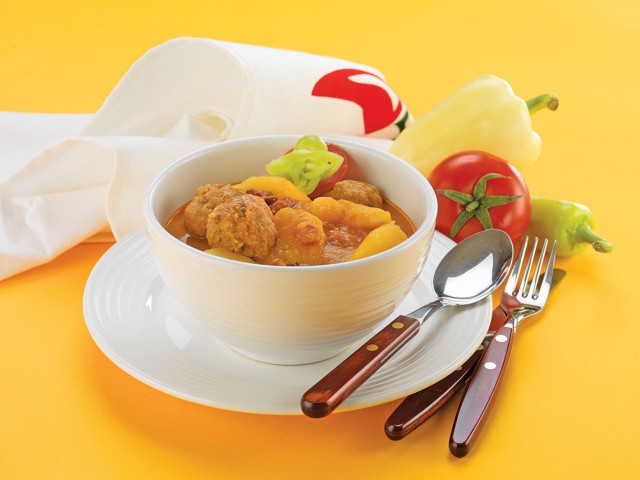 Paprika potato stew with sausage balls