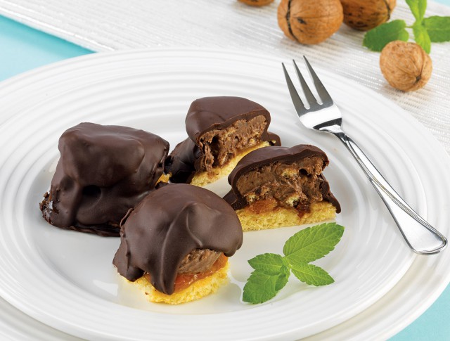 Punch and chocolate soft biscuits